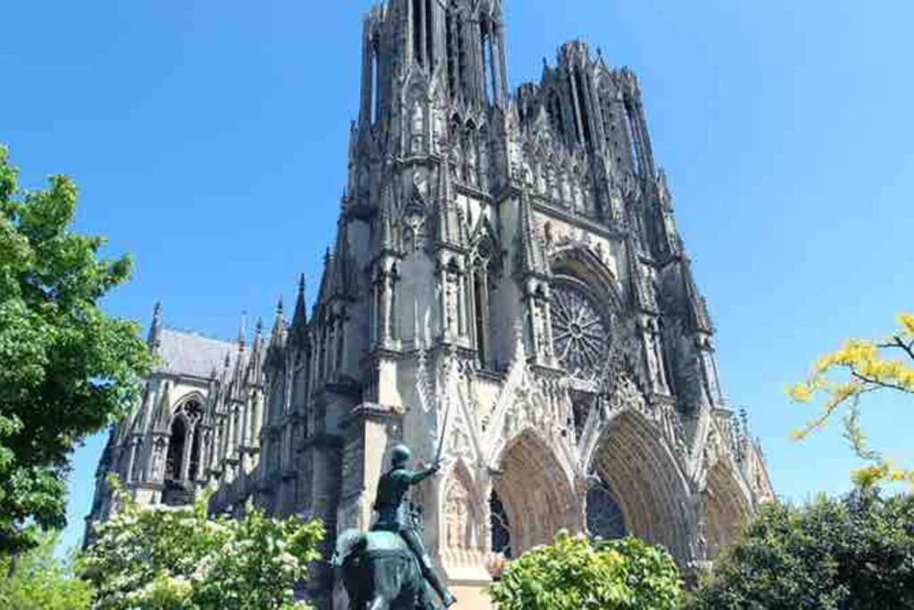 Apppartement Des Sacres De Reims Appartement Buitenkant foto